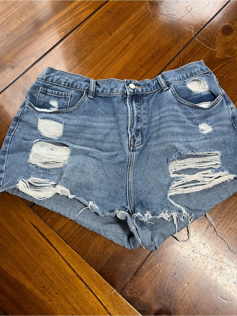 SHEIN Curve Distressed Ripped Denim Shorts Light Medium Wash Plus Size 1X EUC